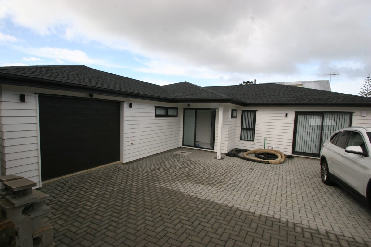 63 Fairclough Road, Beach Haven, Auckland - Carousel 1
