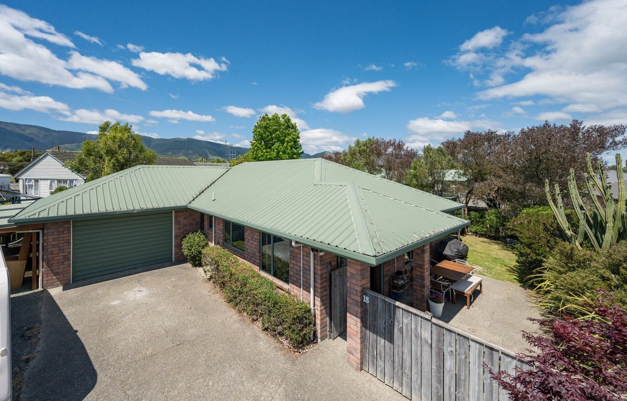 18 Allport Place, Stoke, Nelson - Carousel 1