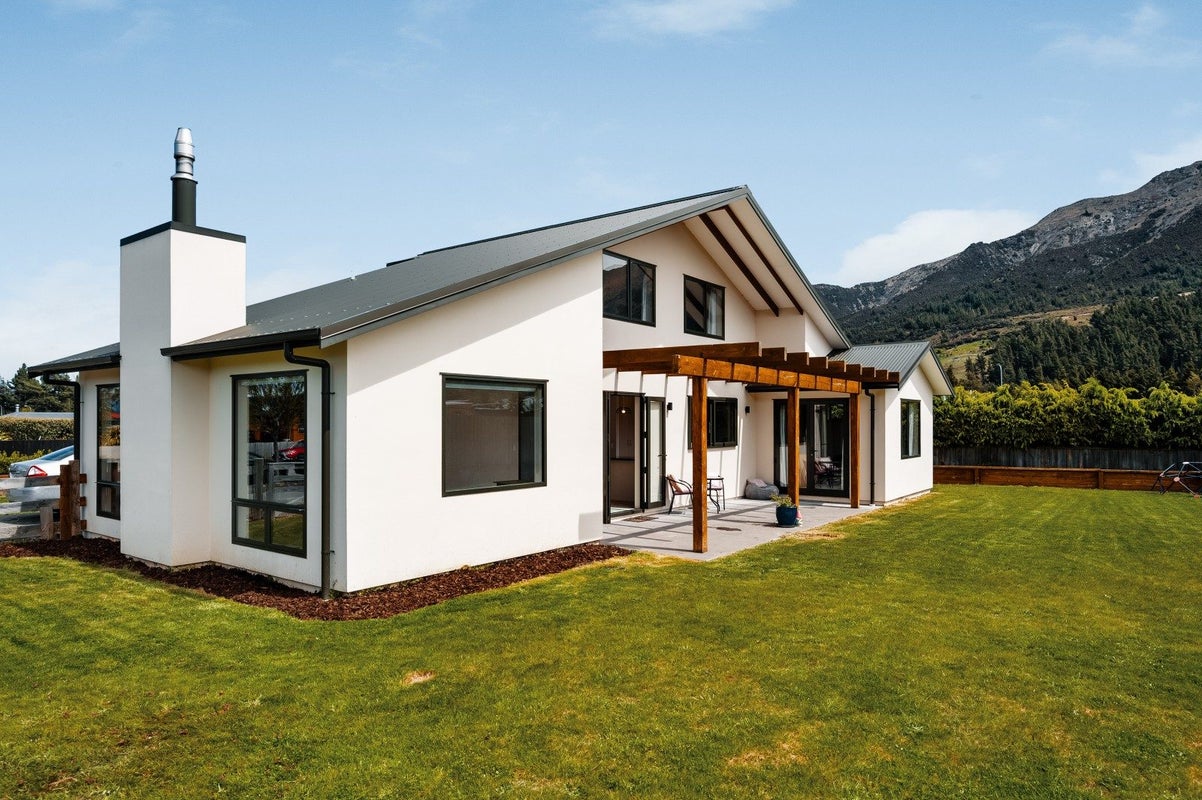15 Timsfield Drive, Wanaka - Carousel 1
