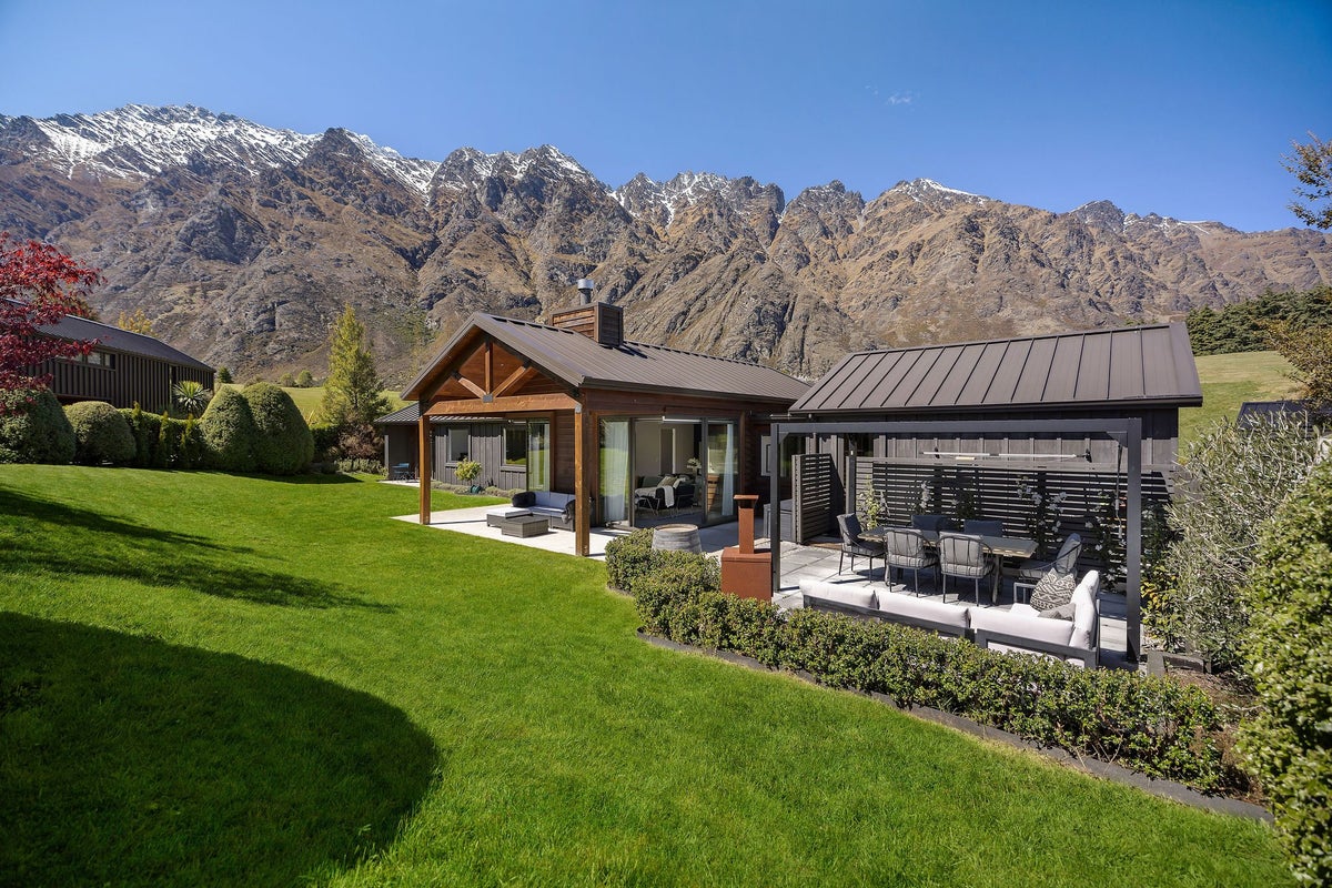 6 Pendeen Crescent, Jacks Point, Queenstown-Lakes, Otago - Carousel 2