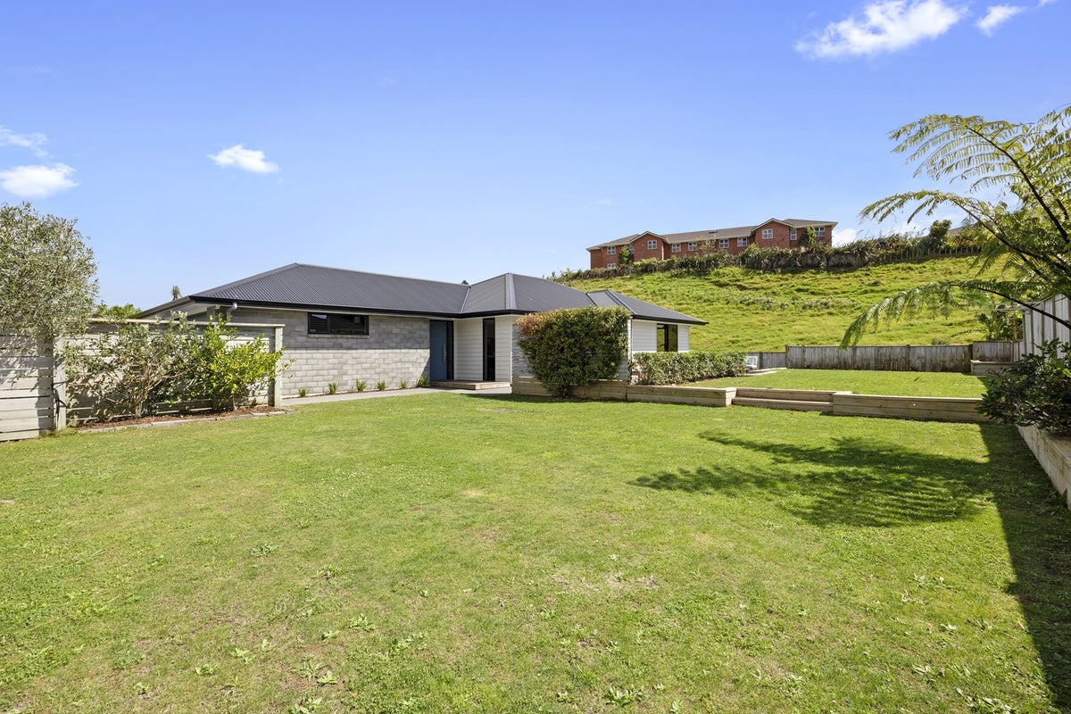 36 Cyrus Street, Whalers Gate, New Plymouth - Carousel 16