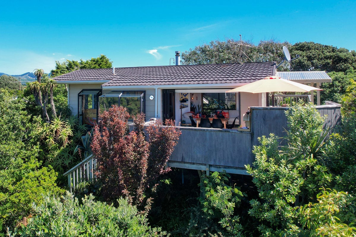 14 Hughes Street, Waikanae Beach, Waikanae - Carousel 29