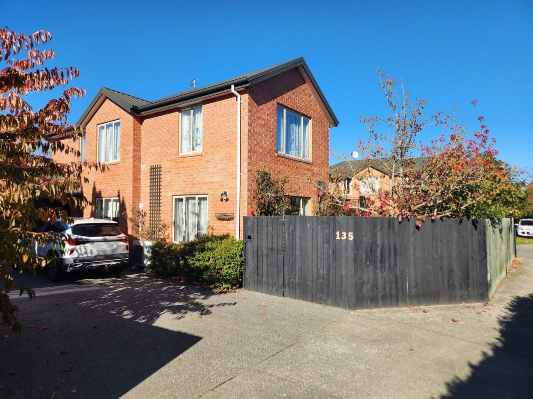 135 Memorial Avenue, Burnside, Christchurch - Carousel 1