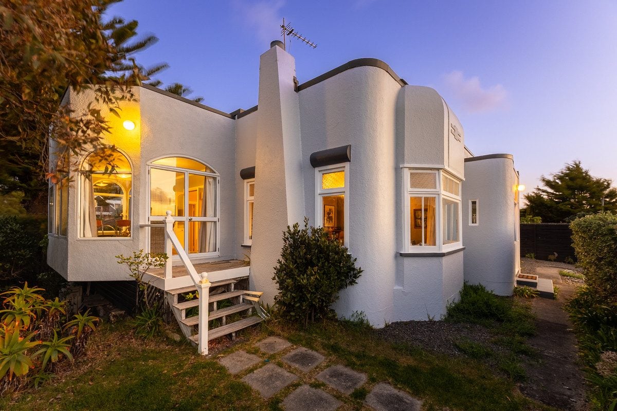 48 Manly Street, Paraparaumu Beach, Paraparaumu - Carousel 1