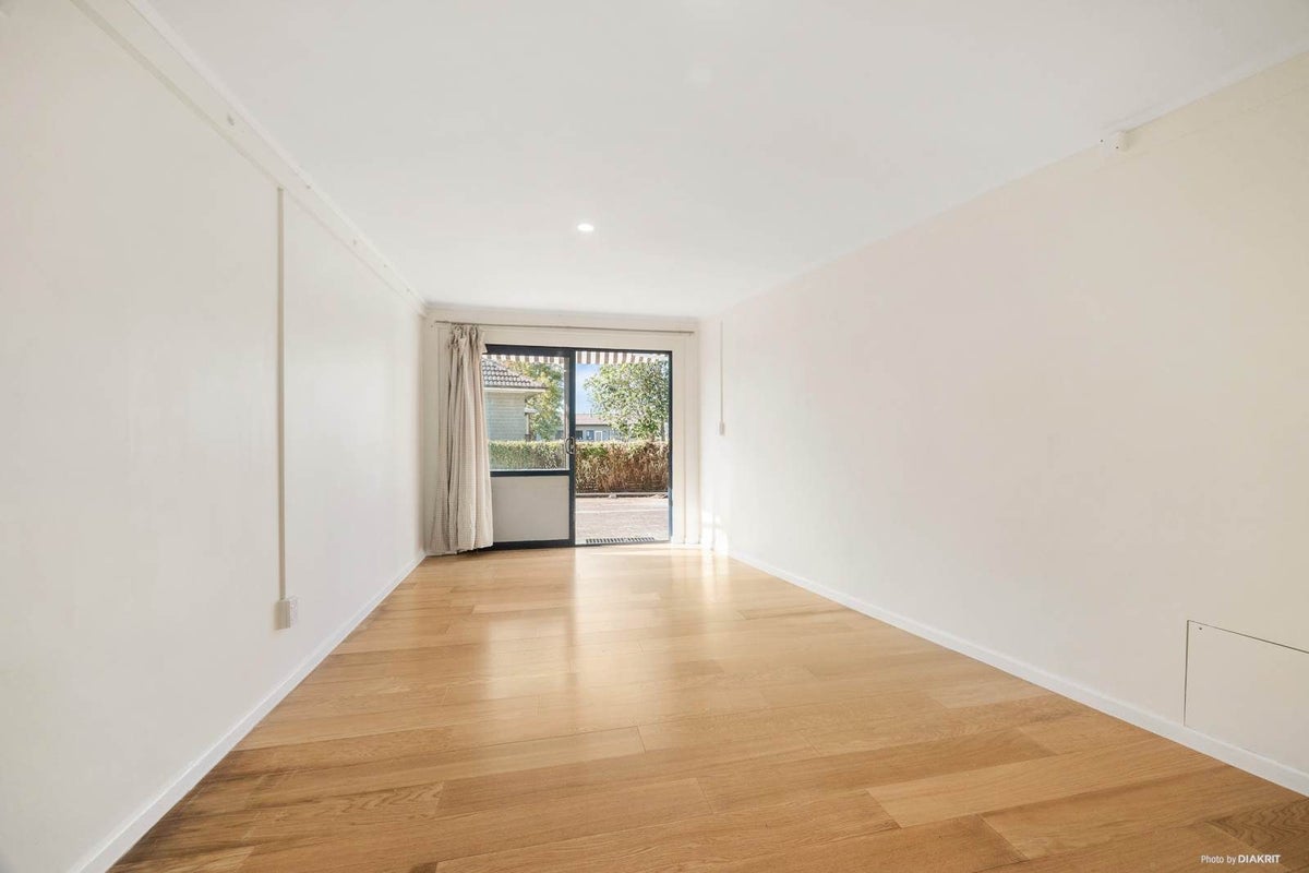 3/9 College Road, Northcote, Auckland - Carousel 12