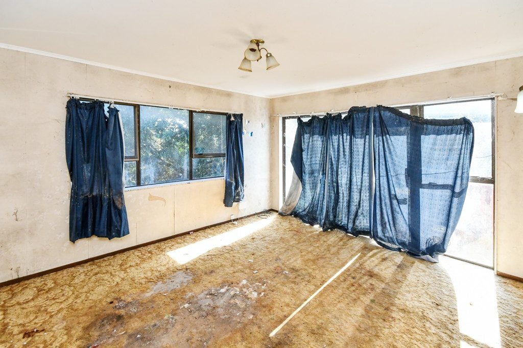 2/26 Sikkim Crescent, Clover Park, Auckland - Carousel 2