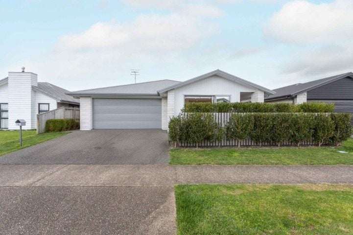 4 Rotomanu Place, Pyes Pa, Tauranga - Carousel 1