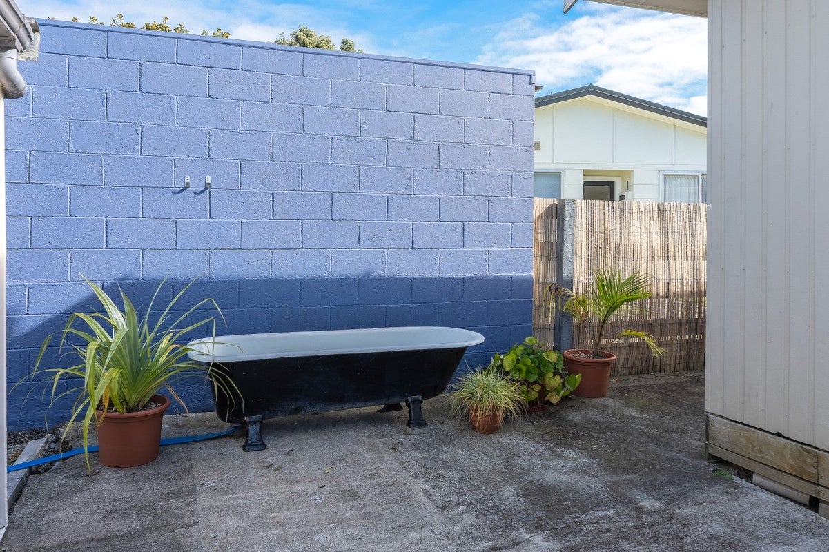 15 Colenso Place, Otaki Beach, Otaki - Carousel 21