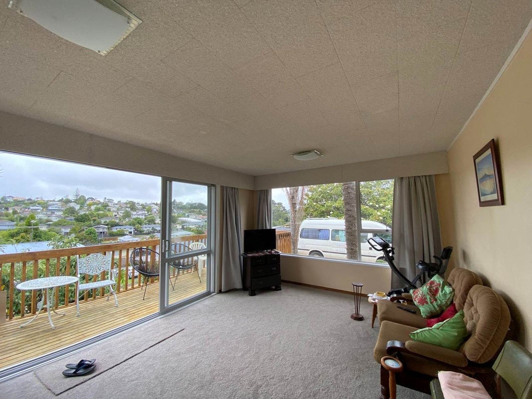 13 Bellringer Road, Massey, Auckland - Carousel 2