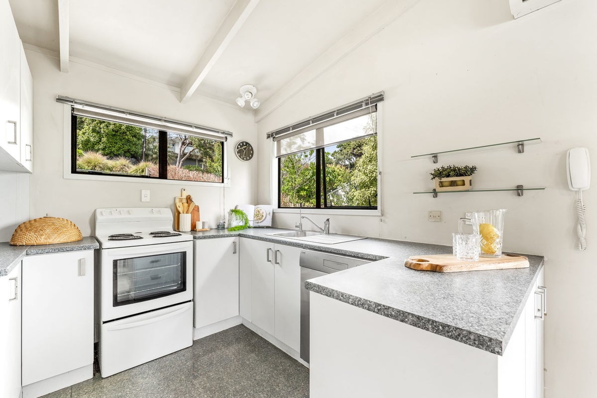 5A Rangimaarie Crescent, Snells Beach, Snells Beach - Carousel 2