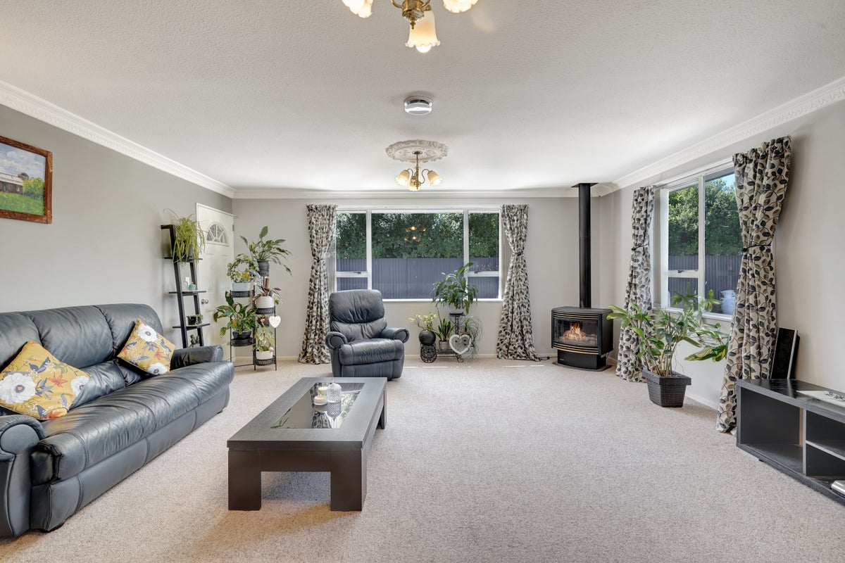 1/4 Traynor Lane, Avonside, Christchurch - Carousel 1