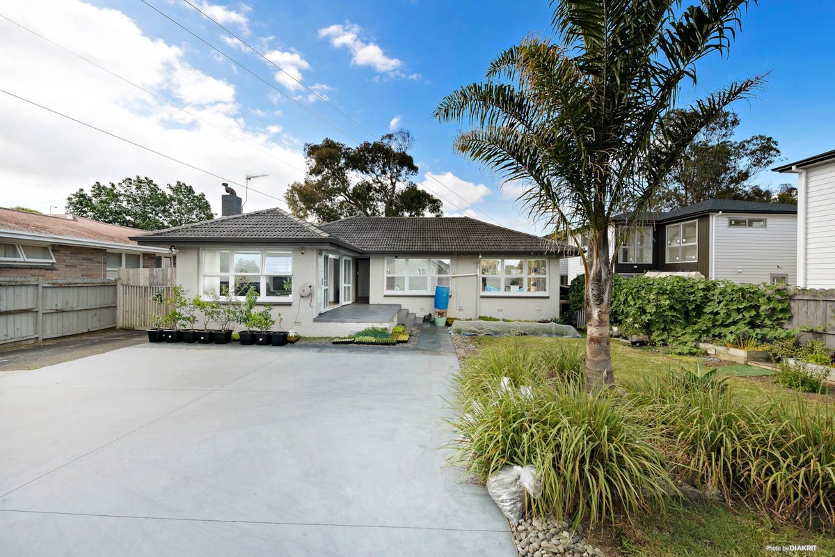 15 Myers Road, Manurewa East, Auckland - Carousel 2