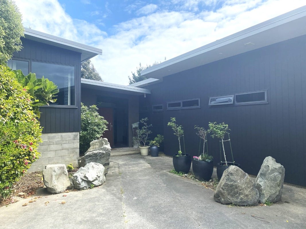 173 Bing Lucas Drive, Tawa, Wellington - Carousel 1