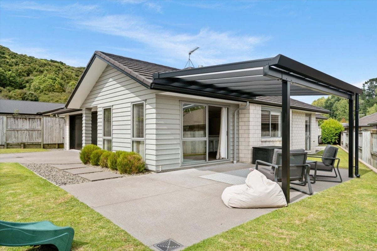 14 Conniston Way, Pyes Pa, Tauranga - Carousel 1