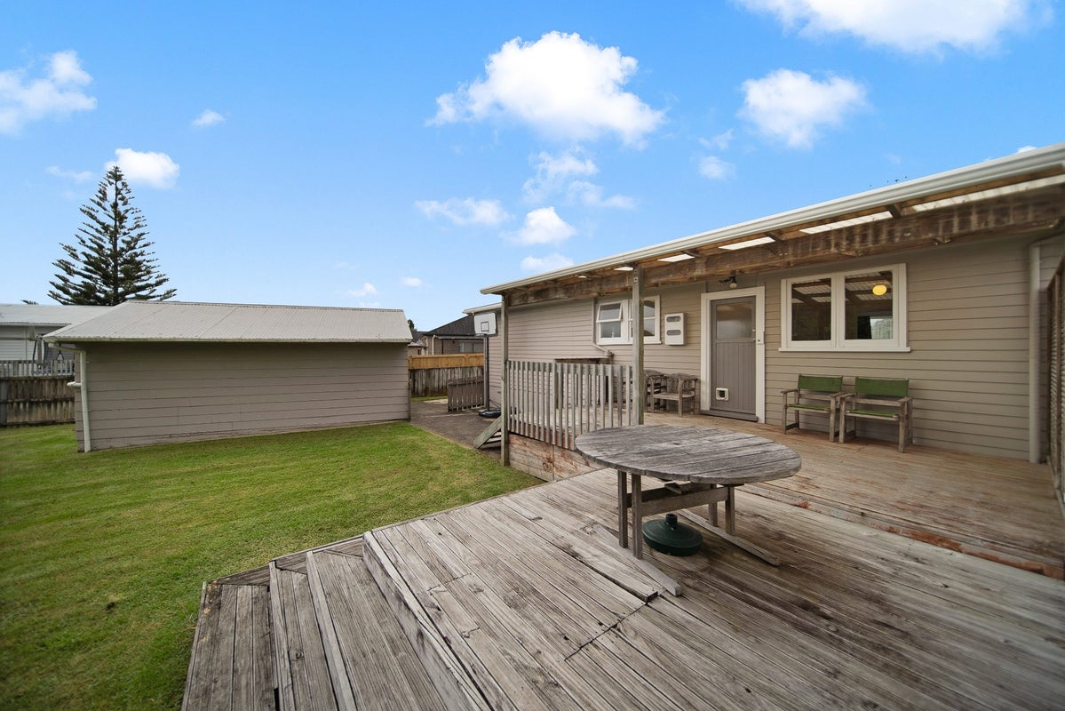19 Clendon Place, Manurewa, Auckland - Carousel 2
