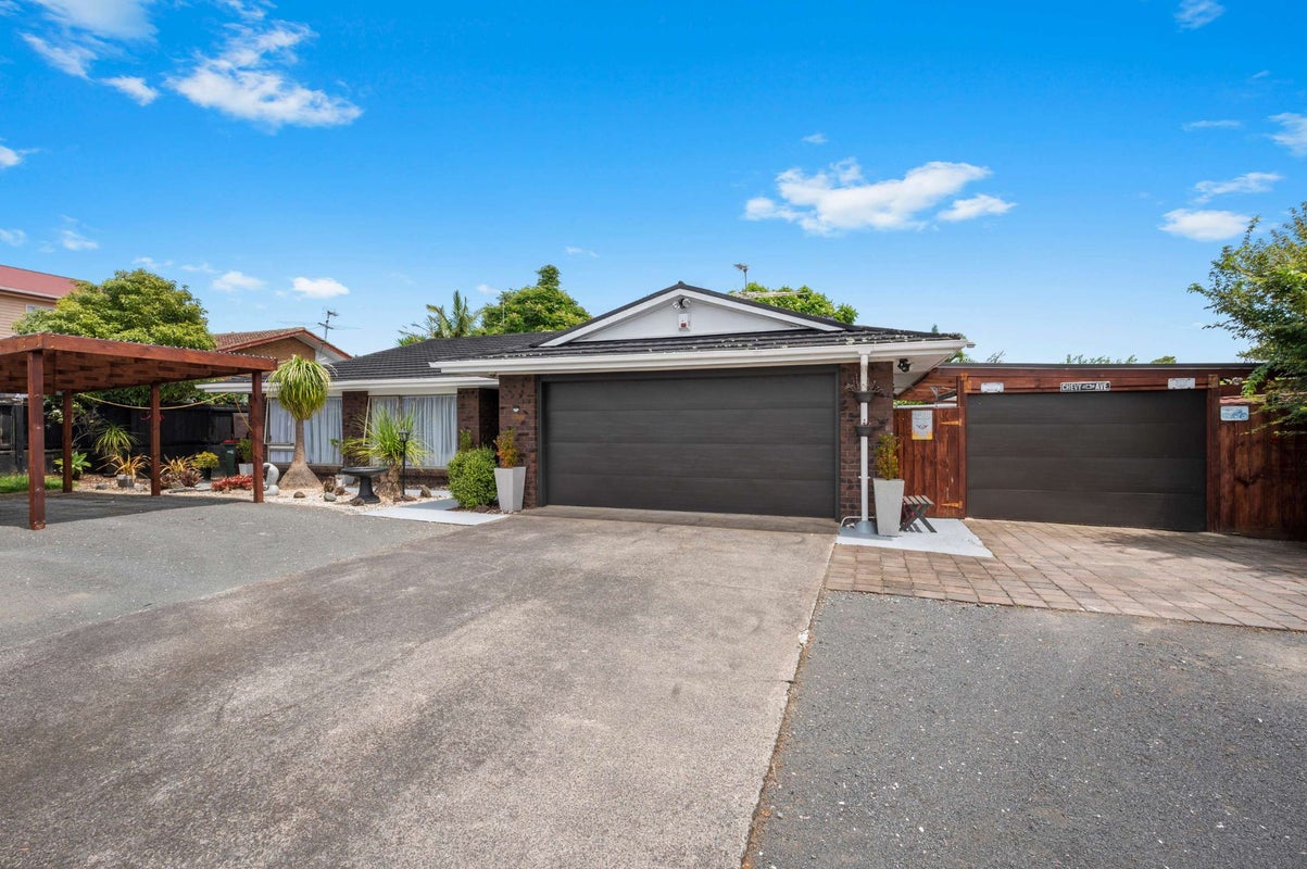 24 Hedge Row, Sunnyhills, Auckland - Carousel 1