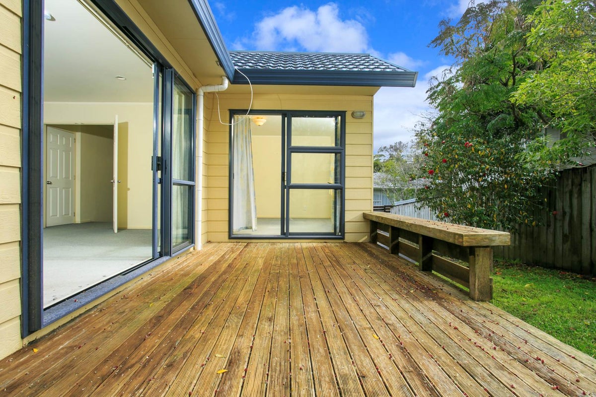 2/15 Juniper Road, Sunnynook, Auckland - Carousel 2