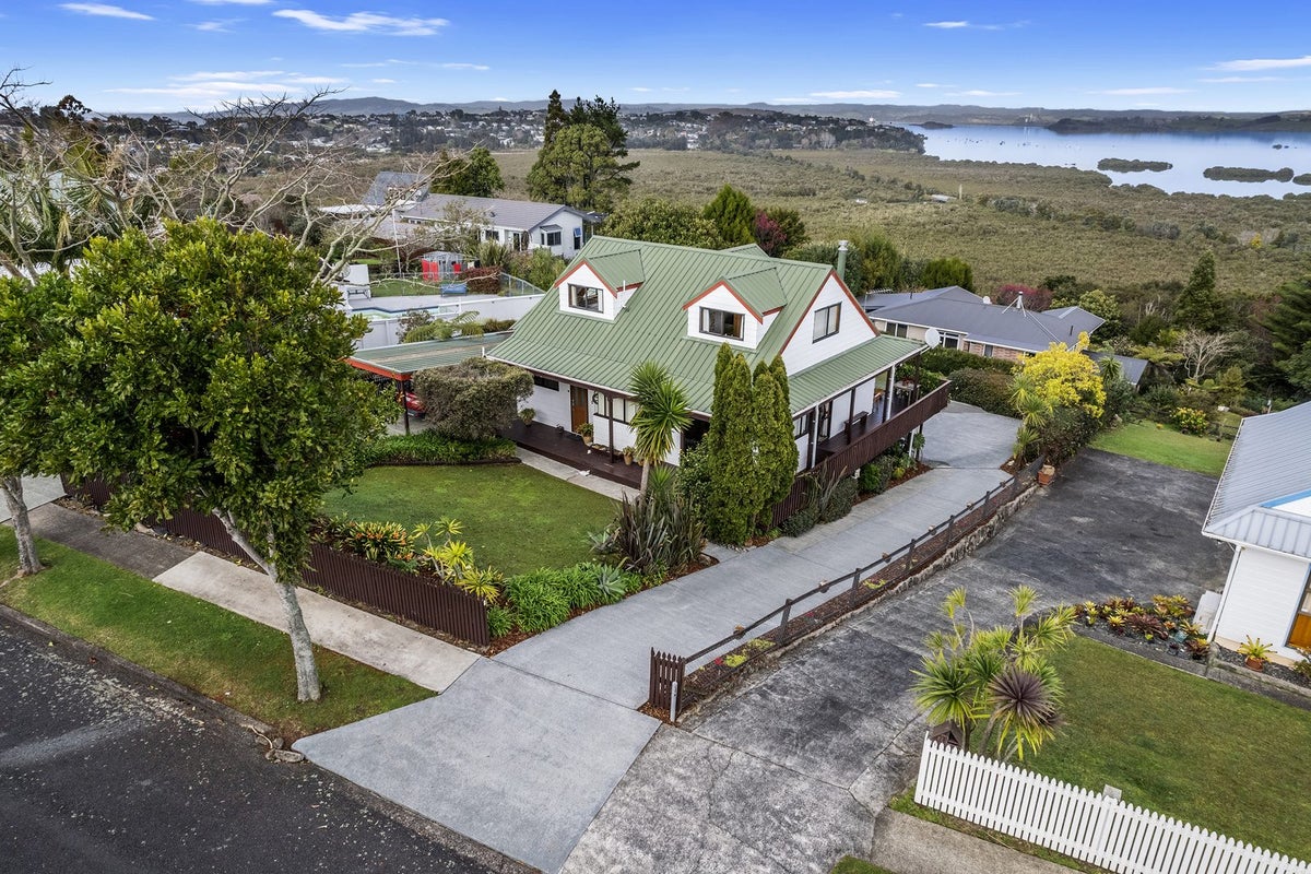 74 West View Crescent, Onerahi, Whangarei - Carousel 1