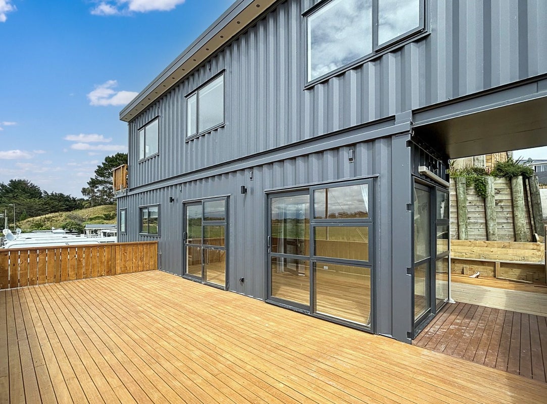 12/12A Forest Road, Waitarere Beach, Levin - Carousel 1