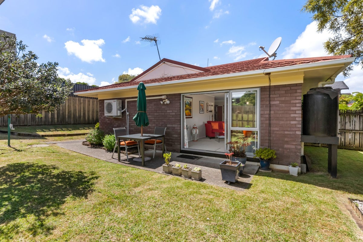 3/27 Brookfield Avenue, Onehunga, Auckland - Carousel 1