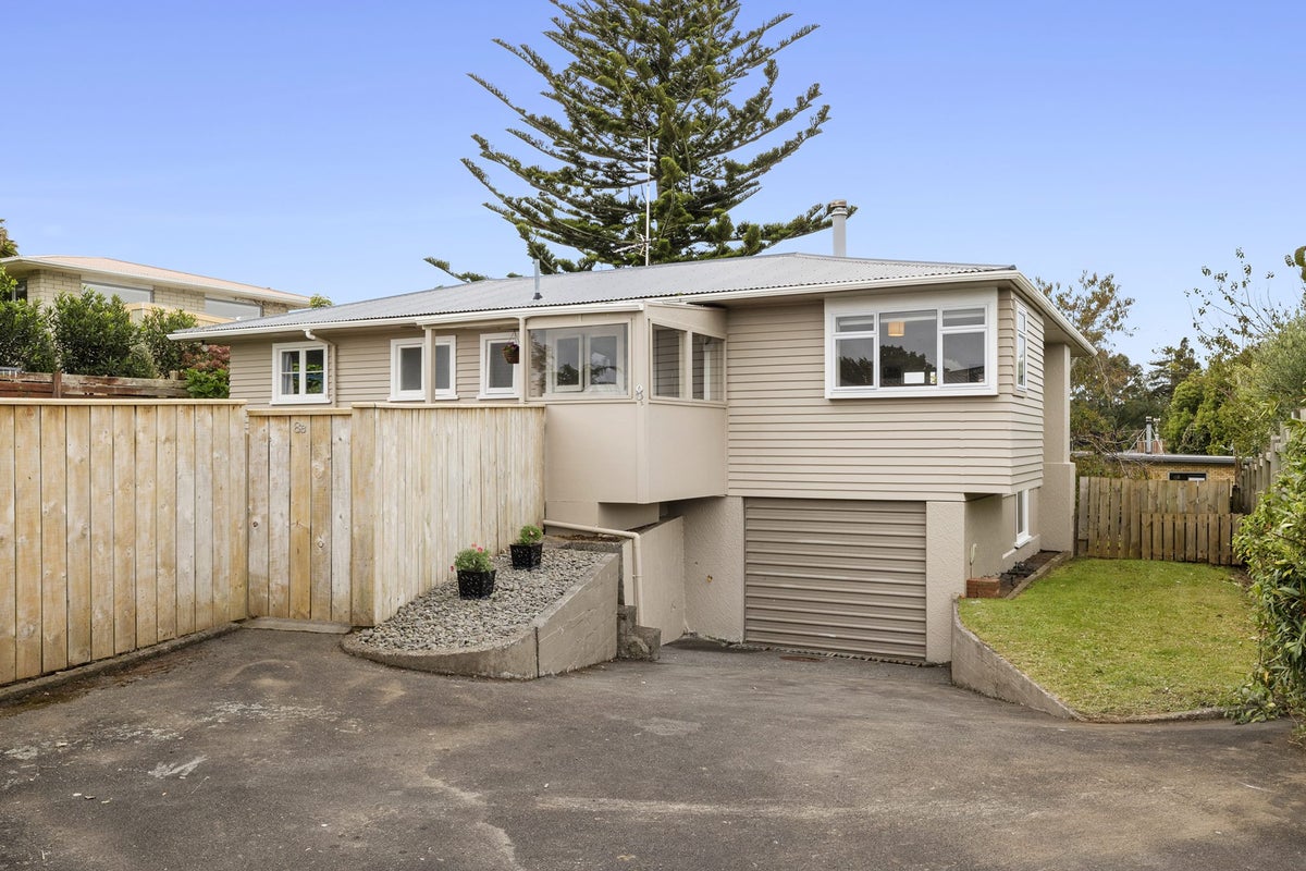 8B Lambton Terrace, Welbourn, New Plymouth - Carousel 17