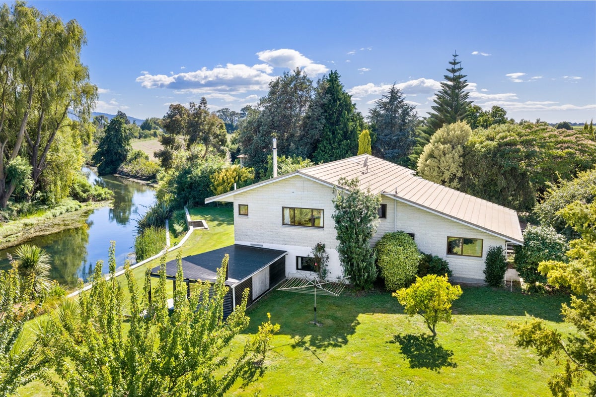 99 Dillons Point Road, Islington, Blenheim - Carousel 42