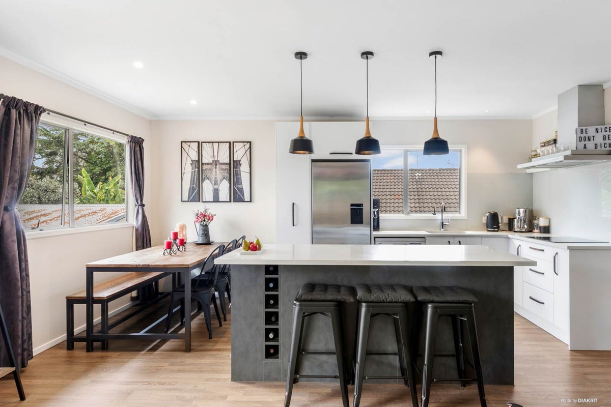 22 Landow Place, Henderson, Auckland - Carousel 2
