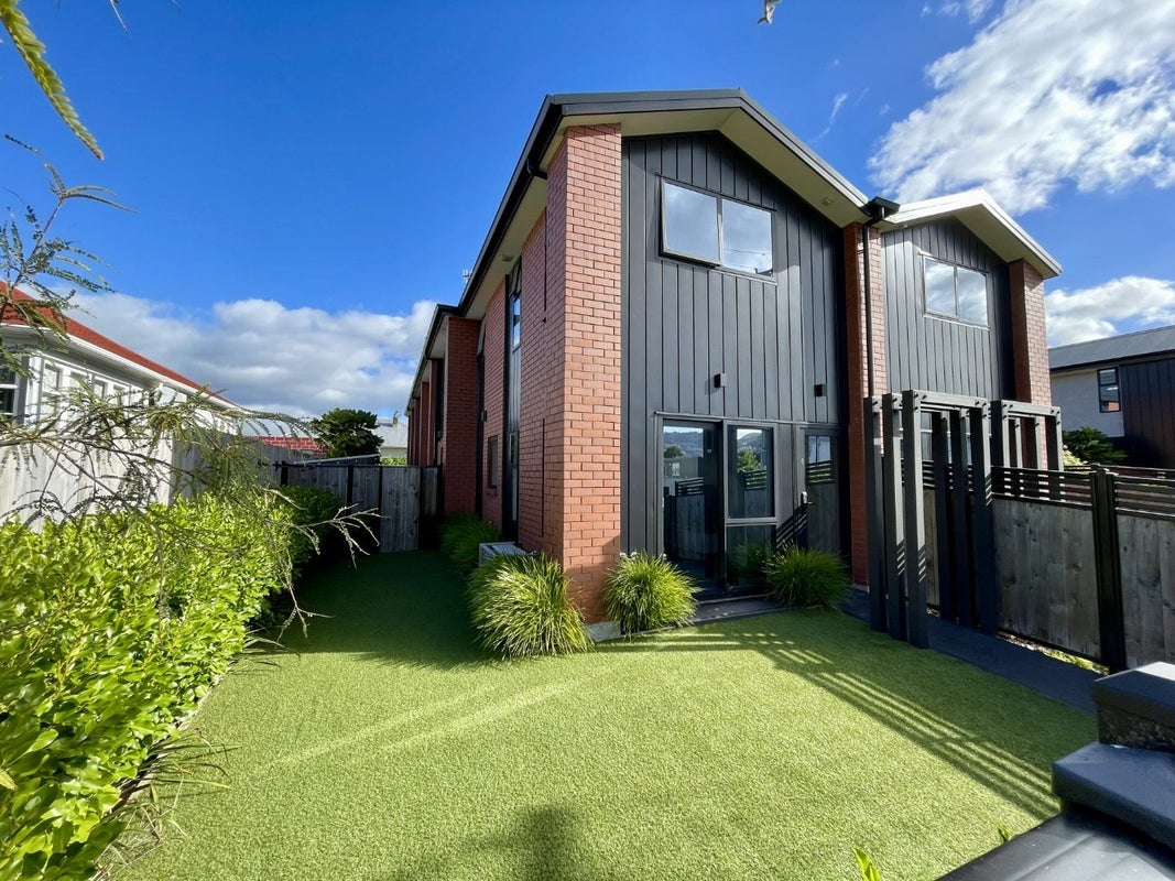 1/5 Macky Street, Taita, Lower Hutt - Carousel 1