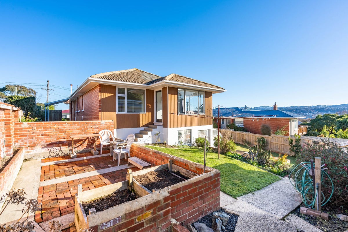 8 Beatty Street, Waverley, Dunedin - Carousel 1