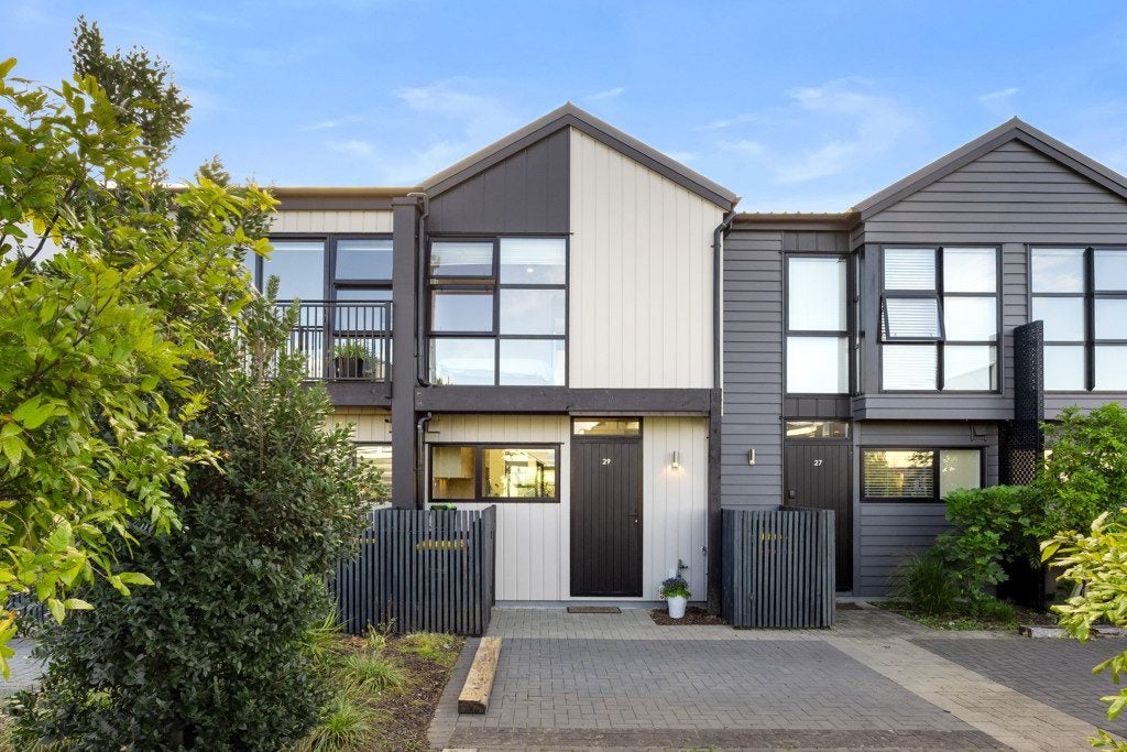 29 Treloar Crescent, Hobsonville, Auckland - Carousel 1