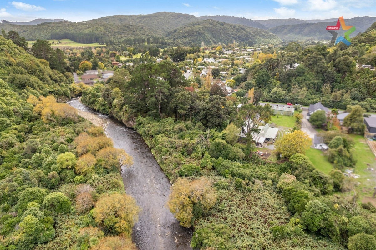 46/48 Maymorn Road, Te Marua, Upper Hutt - Carousel 22