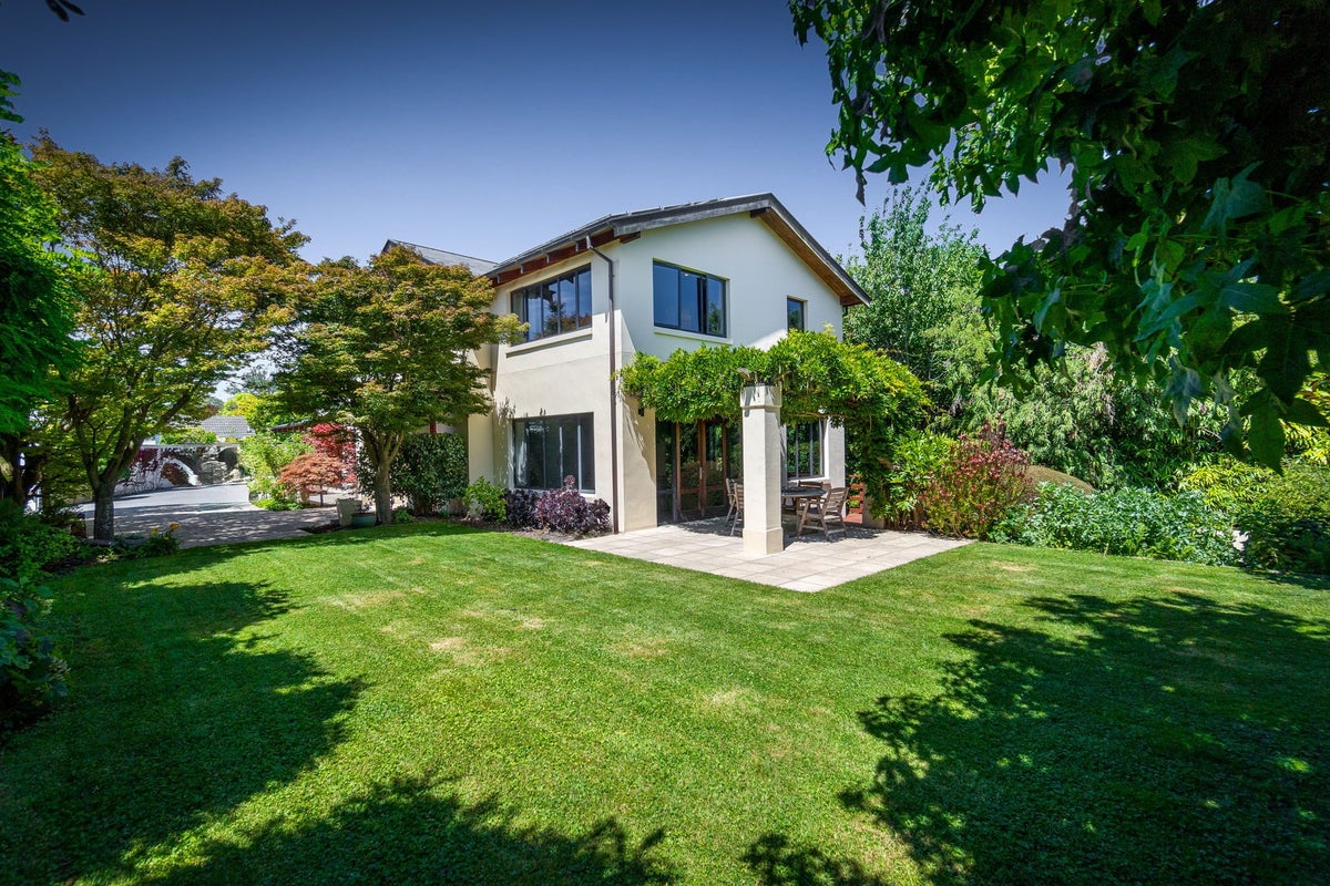 97 Fendalton Road, Fendalton, Christchurch - Carousel 1