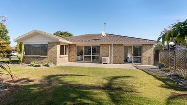8 Romana Crescent, Papamoa Beach, Papamoa - Carousel 1