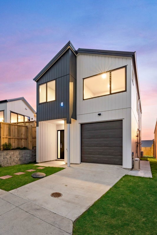 14 Puhikawa Street, Massey, Auckland - Carousel 1