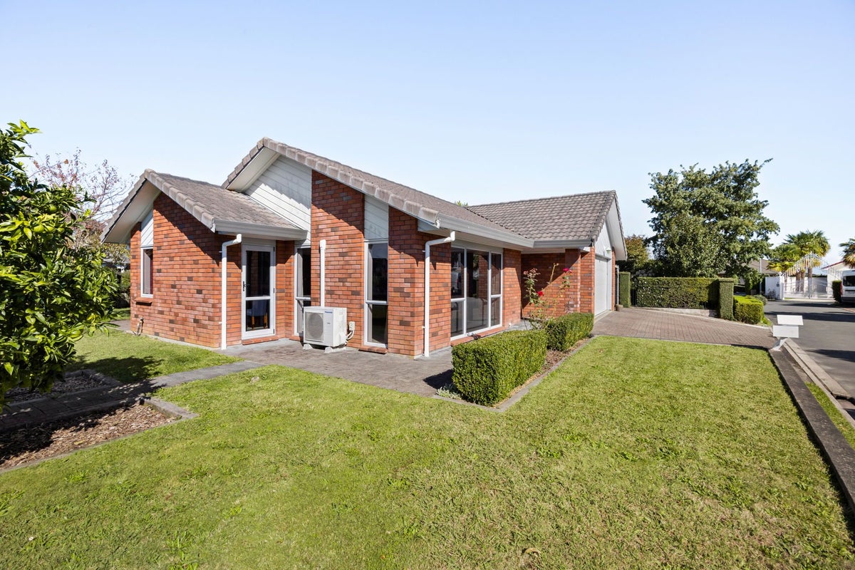 1 The Avenue, Harrowfield, Hamilton - Carousel 2