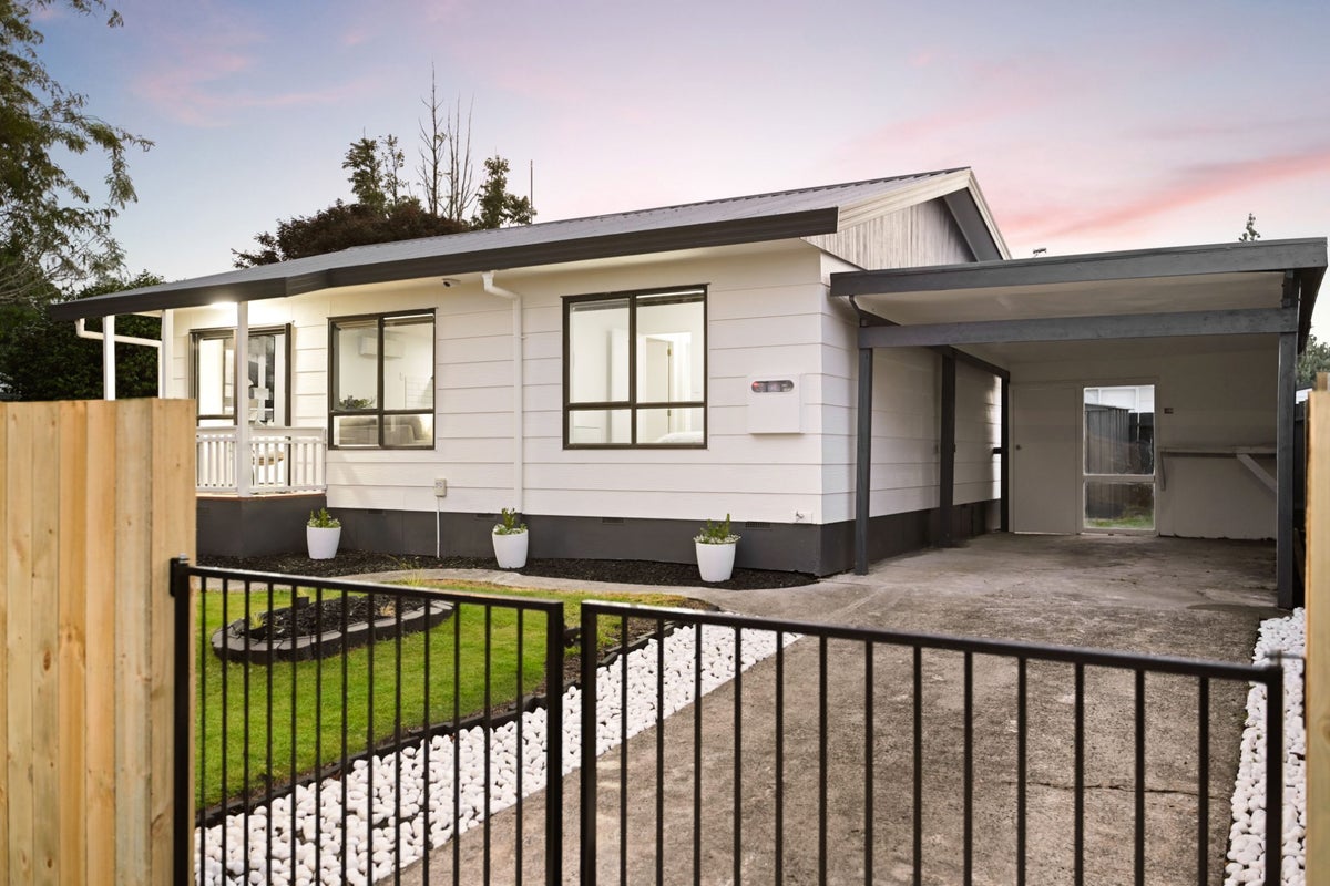 24A Lloyd Drive, Nawton, Hamilton - Carousel 2