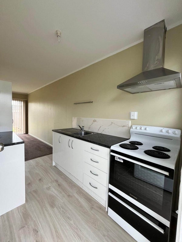 3/44 Muir Avenue, Mangere Bridge, Auckland - Carousel 1