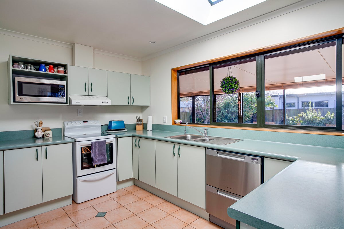 60 Temple Crescent, Gleniti, Timaru - Carousel 2