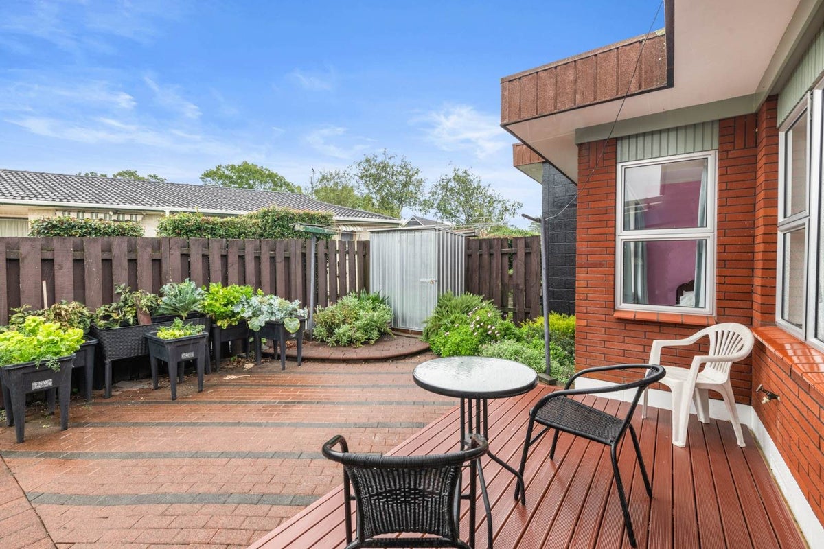 1/8 Ashdown Place, Pahurehure, Papakura - Carousel 1