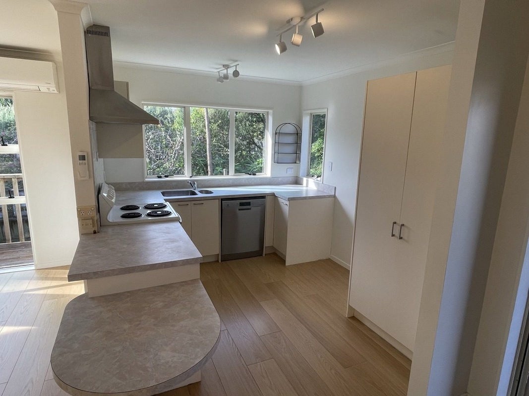 8A Langton Road, Stanmore Bay, Whangaparaoa - Carousel 2