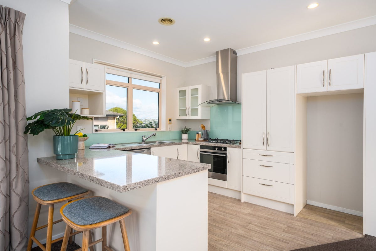 97 Amesbury Drive, Churton Park, Wellington - Carousel 2