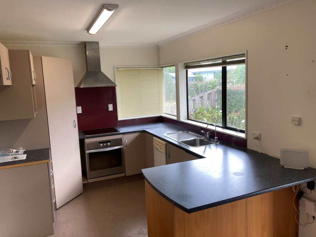 5A Ross Crescent, Orewa, Orewa - Carousel 2