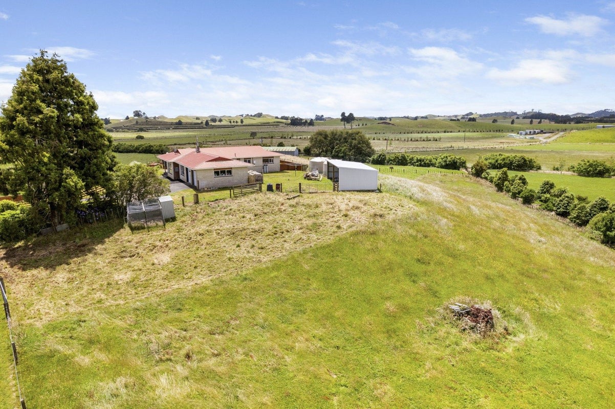 123 Mangaotea Road, Ratapiko, Inglewood - Carousel 24