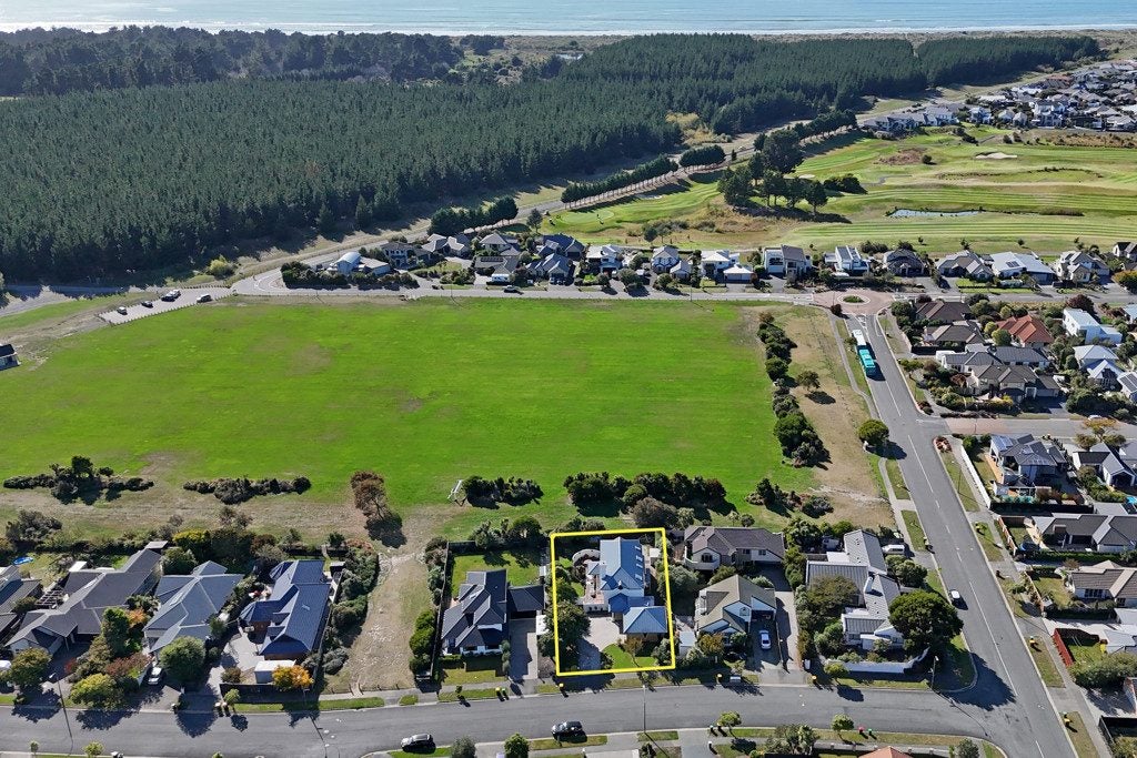 73 Forest Drive, Parklands, Christchurch - Carousel 2