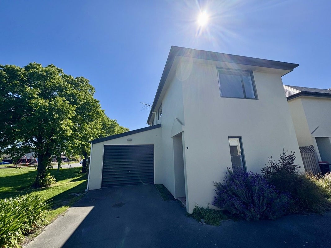 3/2 Leamington Street, Addington, Christchurch - Carousel 16