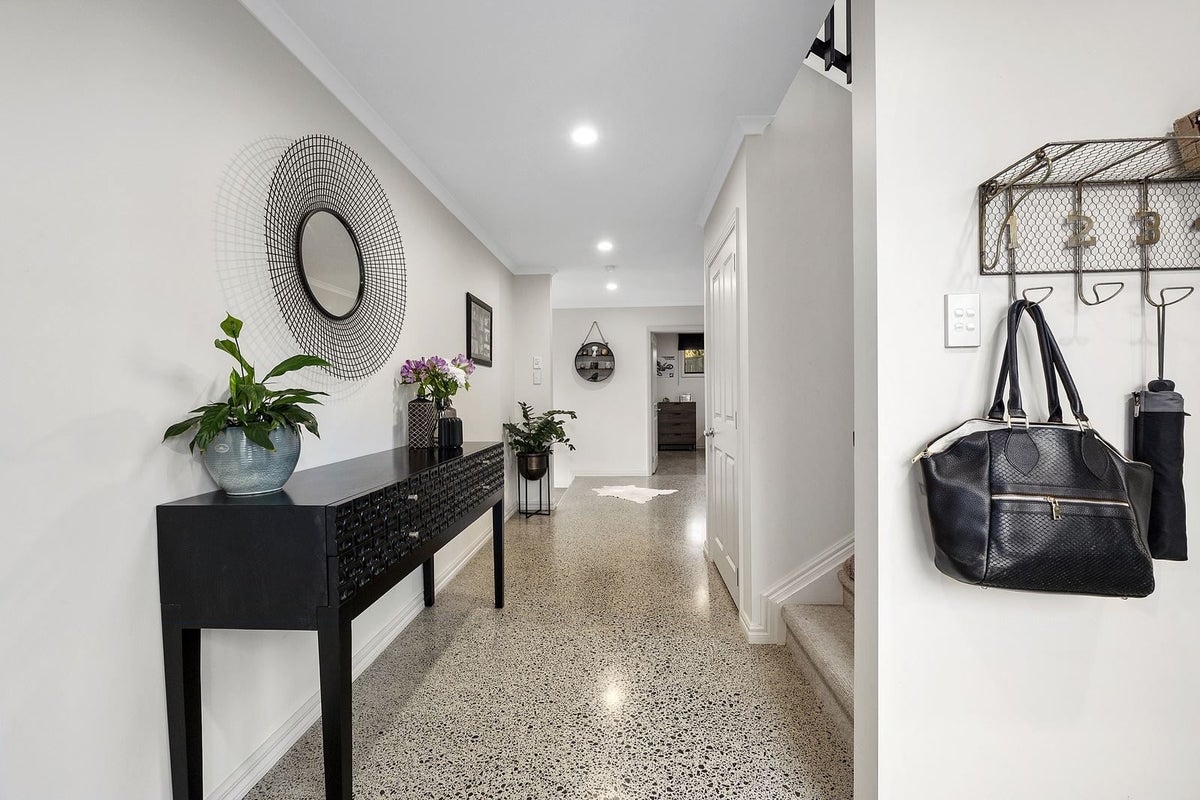104C Lake Road, Belmont, Auckland - Carousel 2