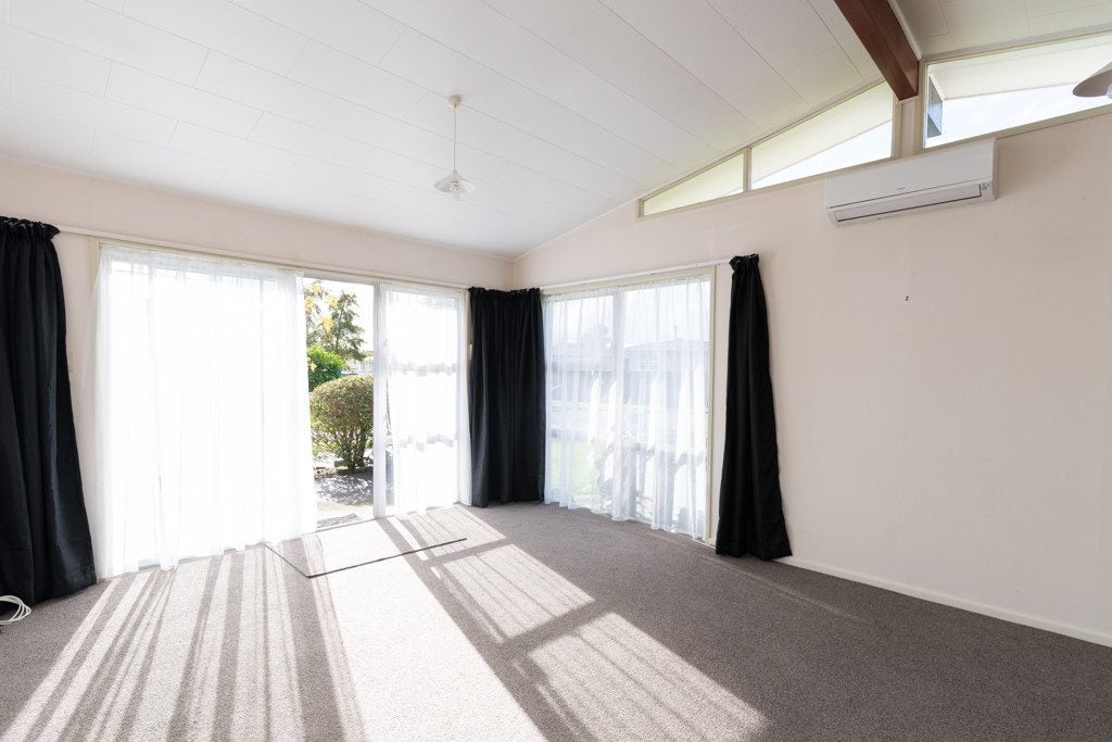 30 Aspiring Avenue, Milson, Palmerston North - Carousel 2