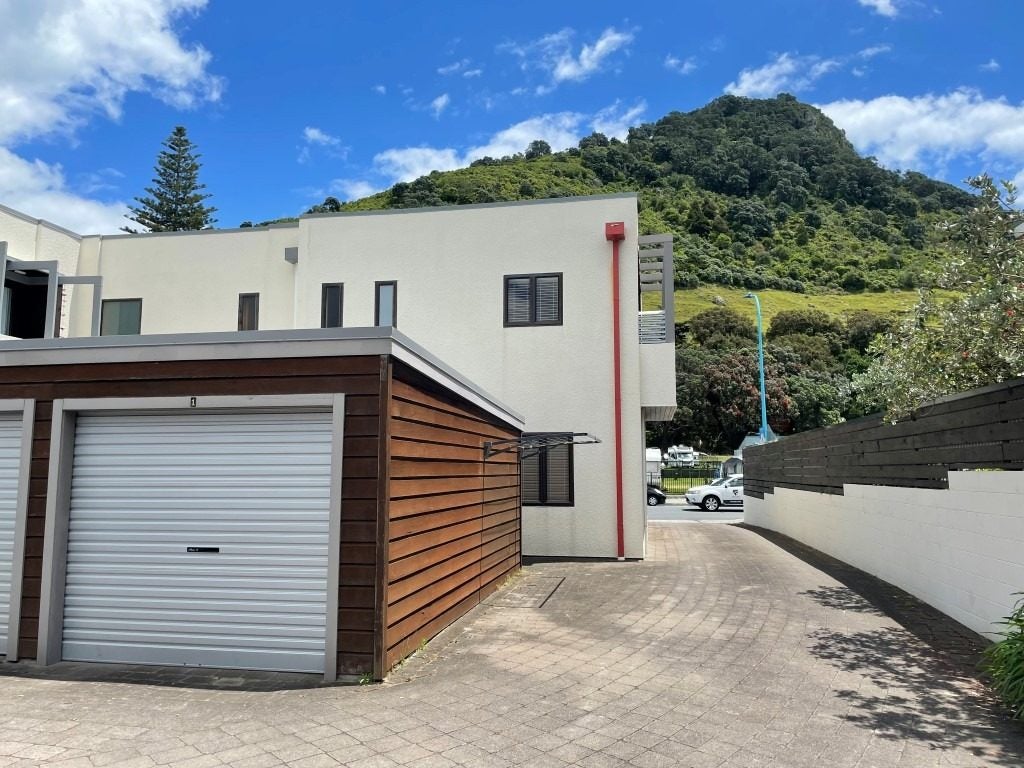 1/2 ADAMS AVENUE, Mount Maunganui, Tauranga - Carousel 1