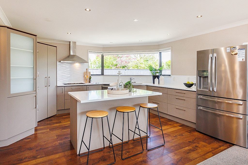 33 Rodeo Drive, Kelvin Grove, Palmerston North - Carousel 2