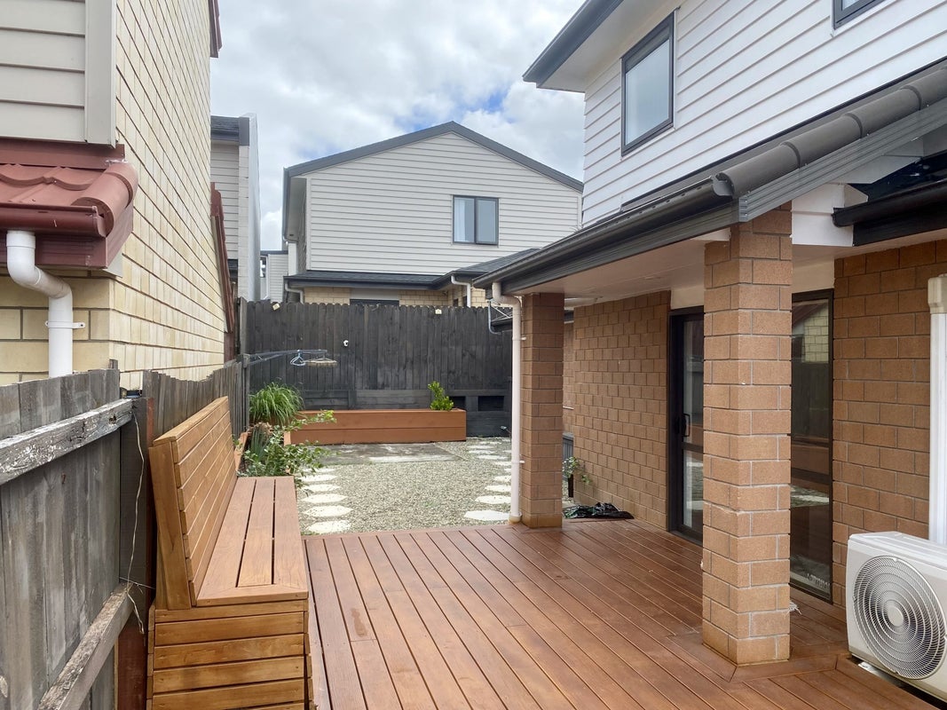 10 Millcroft Lane, Ranui, Auckland - Carousel 29